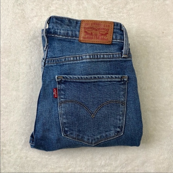 Levi’s High Rise Skinny Jeans - Picture 7 of 8